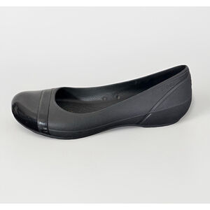 CROCS Gianna Ballet Flats Women's Size 8 Black Rubber Patent Cap Toe Casual Shoe